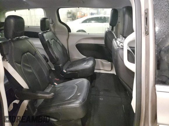 2018 Chrysler Pacifica Touring L z VIN 2C4RC1BGXJR153930, wystawiony jako Copart lot #88684735 z przebiegiem 64 822 mil mil oraz Szkoda całkowita • Salvage title. Historia ofert i sprzedaży dostępna na DreamBid. Obrazek 11.