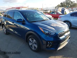 2021 Kia Niro LX with VIN KNDCB3LC4M5471852, listed as a IAAI auction lot 41707597 with 163,144 mi miles. Bid and sale history available at carsss.com. Image 1.