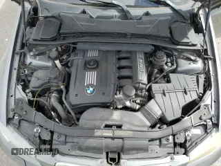 2011 BMW 3 Series 328i xDrive z VIN WBAPK5G58BNN26306, wystawiony jako Copart lot #54790895 z przebiegiem 108 641 mil mil oraz Szkody całkowita. Historia ofert i sprzedaży dostępna na DreamBid. Obrazek 11.