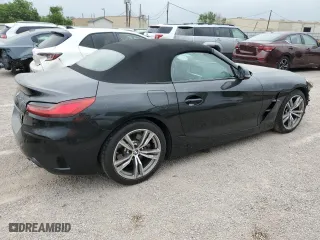 2025 BMW Z4 sDrive30i with VIN WBAHF3C05SWY40884, listed as a Copart auction lot 51104275 with 9,313 mi miles and Clean Title. Bid and sale history available at carsss.com. Image 3.