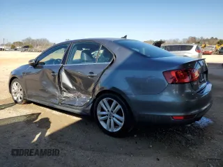 2013 Volkswagen Jetta GLI Autobahn z VIN 3VW4A7AJ0DM221810, wystawiony jako Copart lot #48561895 z przebiegiem 132 921 mil mil oraz Szkoda całkowita • Salvage title. Historia ofert i sprzedaży dostępna na DreamBid. Obrazek 2.