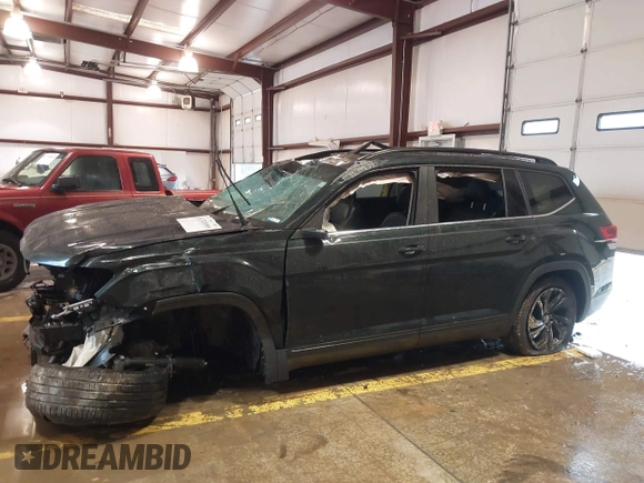 2022 Volkswagen Atlas SE with VIN 1V2JR2CA3NC512947, listed as a IAAI auction lot 41721006 with 32,853 mi miles and . Bid and sale history available at DreamBid. Image 15.