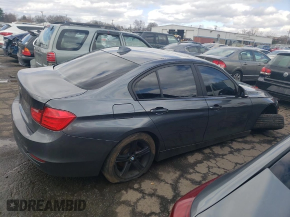 2013 BMW 3 Series 320i xDrive с VIN WBA3C3C59DF982009, выставлен на аукционе Copart как лот 51833065 с пробегом 191 573 миль миль и Чистый • Clean title. История ставок и продаж доступна на DreamBid. Изображение 3.