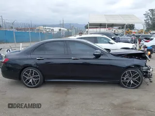 2022 Mercedes-Benz E 450 z VIN W1KZF5KB8NB092932, wystawiony jako IAAI lot #42052966 z przebiegiem 57 176 mil mil oraz . Historia ofert i sprzedaży dostępna na DreamBid. Obrazek 14.