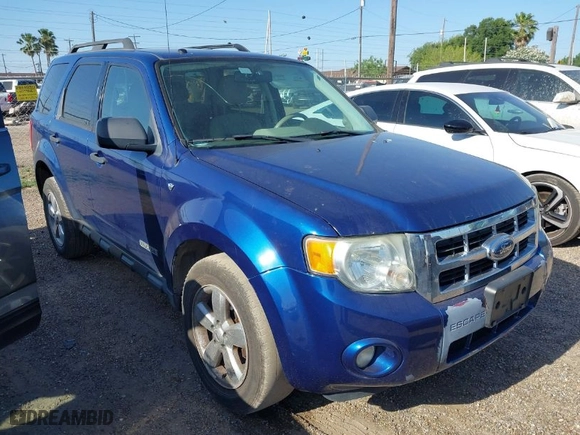 2008 Ford Escape XLT with VIN 1FMCU03188KE00812, listed as a IAAI auction lot 42015999 with 106,111 mi miles. Bid and sale history available at carsss.com. Image 1.