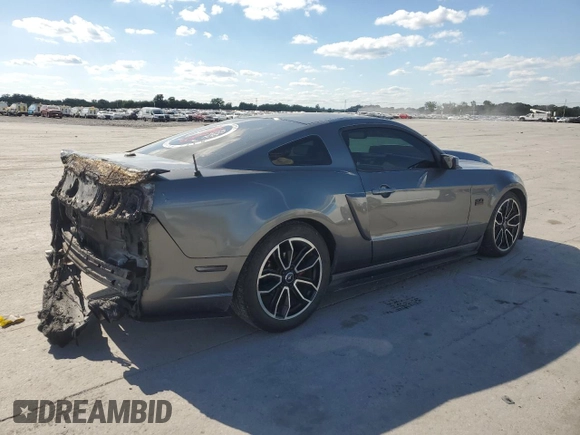 2013 Ford Mustang GT with VIN 1ZVBP8CF5D5240282, listed as a Copart auction lot 58381595 with 56,915 mi miles and Clean title. Bid and sale history available at DreamBid. Image 3.