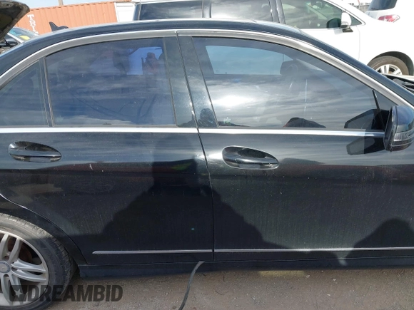 2012 Mercedes-Benz C 300 Sport с VIN WDDGF8BB0CR194061, выставлен на аукционе IAAI как лот 42309322 с пробегом 100 508 миль миль и . История ставок и продаж доступна на DreamBid. Изображение 14.
