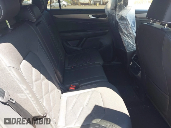 2024 Volkswagen Atlas SE z VIN 1V2KE2CA9RC211783, wystawiony jako IAAI lot #42192690 z przebiegiem 25 361 mil mil oraz . Historia ofert i sprzedaży dostępna na DreamBid. Obrazek 8.