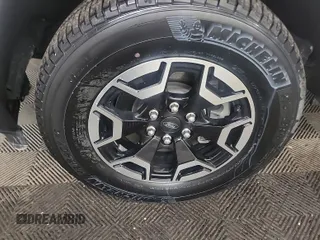 2023 Ford F-150 Lightning Pro z VIN 1FTVW1EL0PWG02840, wystawiony jako IAAI lot #42379448 z przebiegiem 52 710 mil mil oraz . Historia ofert i sprzedaży dostępna na DreamBid. Obrazek 31.
