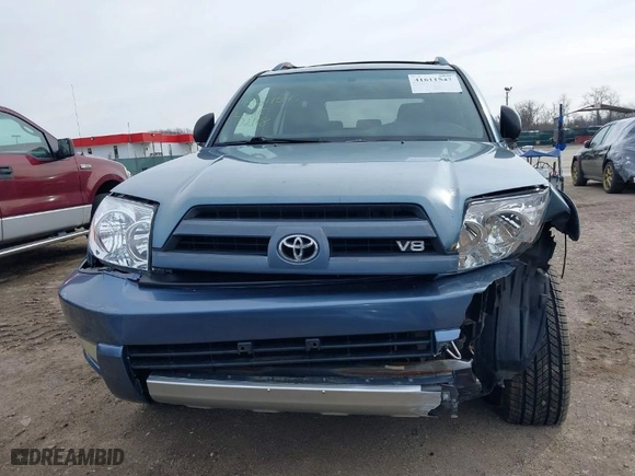 2004 Toyota 4Runner SR5 with VIN JTEBT14R140033766, listed as a IAAI auction lot 41611547 with 214,511 mi miles. Bid and sale history available at carsss.com. Image 6.