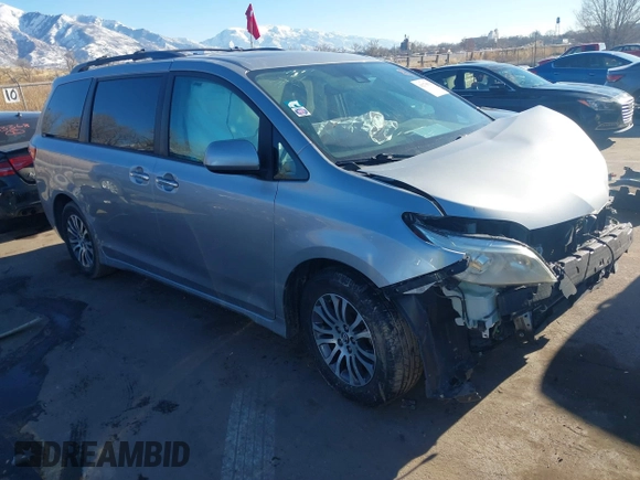 2018 Toyota Sienna XLE Auto Access Seat with VIN 5TDYZ3DCXJS922126, listed as a IAAI auction lot 41279511 with 116,145 mi miles. Bid and sale history available at carsss.com. Image 1.