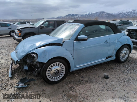 2013 Volkswagen Beetle 2.5L with VIN 3VW5X7AT4DM829494, listed as a Copart auction lot 47654065 with 34,987 mi miles and Salvage title. Bid and sale history available at DreamBid. Image 1.