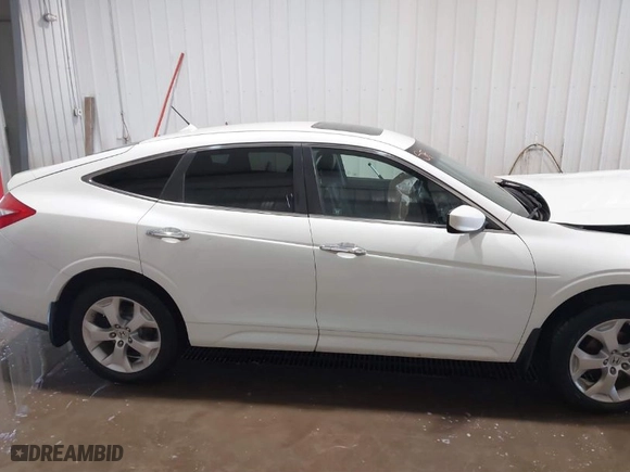 2012 Honda Crosstour EX-L with VIN 5J6TF2H50CL011858, listed as a IAAI auction lot 40767268 with 97,389 mi miles. Bid and sale history available at carsss.com. Image 14.