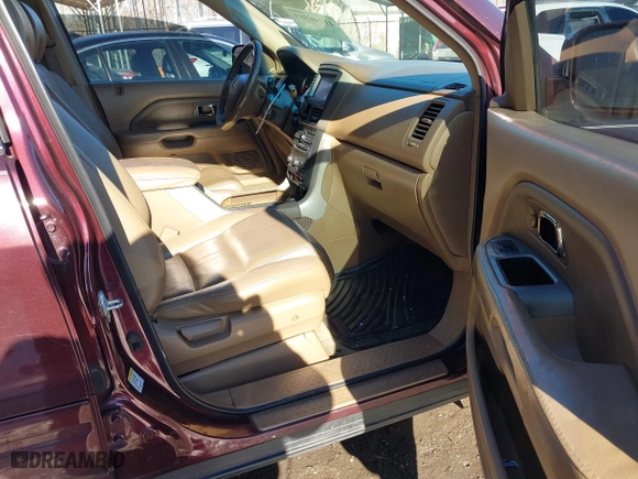 2007 Honda Pilot EX-L with VIN 5FNYF18757B021138, listed as a IAAI auction lot 41246585 with 179,974 mi miles. Bid and sale history available at carsss.com. Image 5.