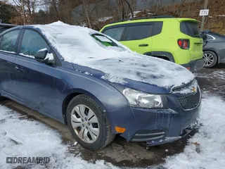 2014 Chevrolet Cruze LS with VIN 1G1PB5SG7E7142059, listed as a IAAI auction lot 41435050 with 106,067 mi miles. Bid and sale history available at carsss.com. Image 6.