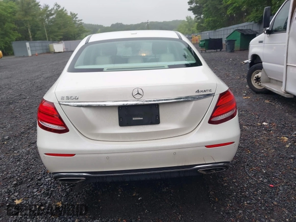2017 Mercedes-Benz E 300 Luxury with VIN WDDZF4KB5HA187761, listed as a IAAI auction lot 42473454 with 57,031 mi miles and . Bid and sale history available at DreamBid. Image 16.
