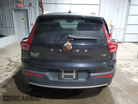 2021 Volvo XC40 Momentum z VIN YV4162UK2M2562967, wystawiony jako Copart lot #85643554 z przebiegiem 25 497 mil mil oraz Szkoda całkowita • Salvage title. Historia ofert i sprzedaży dostępna na DreamBid. Obrazek 6.