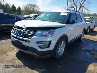 2017 Ford Explorer XLT with VIN 1FM5K7D86HGD86527, listed as a IAAI auction lot 41769032 with 105,619 mi miles and . Bid and sale history available at carsss.com. Image 2.