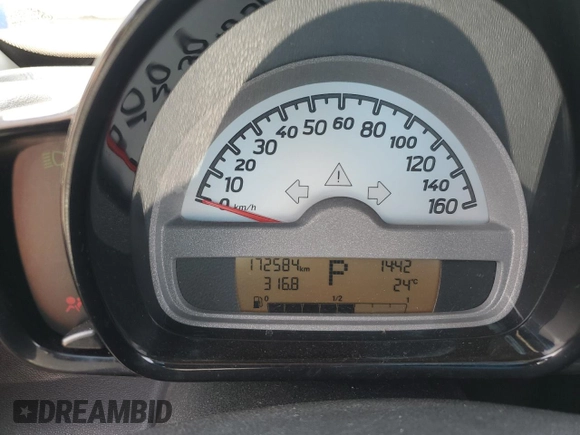 2010 Smart fortwo Pure с VIN WMEEJ3BA4AK399691, выставлен на аукционе Copart как лот 60283245 с пробегом 172 584 миль миль и Чистый • Clean title. История ставок и продаж доступна на DreamBid. Изображение 9.