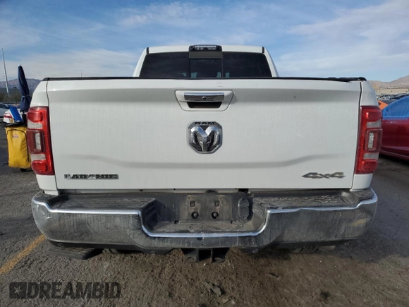 2020 Ram 3500 Laramie z VIN 3C63R3MLXLG293695, wystawiony jako Copart lot #45008095 z przebiegiem 102 028 mil mil oraz Szkoda całkowita • Salvage title. Historia ofert i sprzedaży dostępna na DreamBid. Obrazek 6.