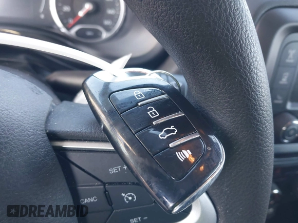 2018 Jeep Renegade Sport with VIN ZACCJBAB1JPJ06259, listed as a IAAI auction lot 41249932 with 42,789 mi miles and . Bid and sale history available at DreamBid. Image 11.