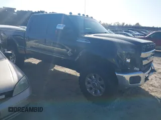 2015 Ford Super Duty F-250 SRW Lariat with VIN 1FT7W2BT8FEA44274, listed as a IAAI auction lot 40736329 with 324,184 mi miles. Bid and sale history available at carsss.com. Image 1.