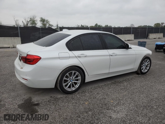 2017 BMW 3 Series 320i z VIN WBA8A9C39HK863984, wystawiony jako Copart lot #47927845 z przebiegiem 82 891 mil mil oraz Szkoda całkowita • Salvage title. Historia ofert i sprzedaży dostępna na DreamBid. Obrazek 3.