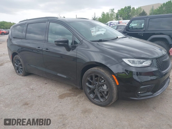 2024 Chrysler Pacifica Limited with VIN 2C4RC3GG1RR134781, listed as a IAAI auction lot 42070717 with 60,533 mi miles and . Bid and sale history available at DreamBid. Image 1.