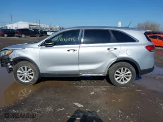 2017 Kia Sorento LX with VIN 5XYPG4A33HG288810, listed as a IAAI auction lot 41806375 with 131,674 mi miles. Bid and sale history available at carsss.com. Image 14.