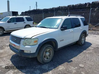 2007 Ford Explorer XLT z VIN 1FMEU63E57UA47477, wystawiony jako IAAI lot #42646649 z przebiegiem 33 296 mil mil oraz . Historia ofert i sprzedaży dostępna na DreamBid. Obrazek 2.