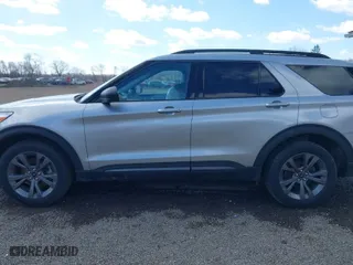 2021 Ford Explorer XLT with VIN 1FMSK8DH0MGB41726, listed as a IAAI auction lot 41876433 with 32,620 mi miles. Bid and sale history available at carsss.com. Image 15.