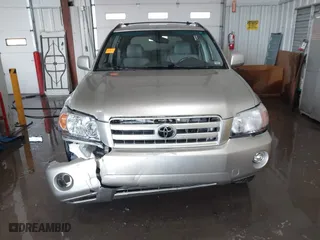 2004 Toyota Highlander with VIN JTEEP21A340057007, listed as a IAAI auction lot 41702526 with 183,608 mi miles. Bid and sale history available at carsss.com. Image 12.