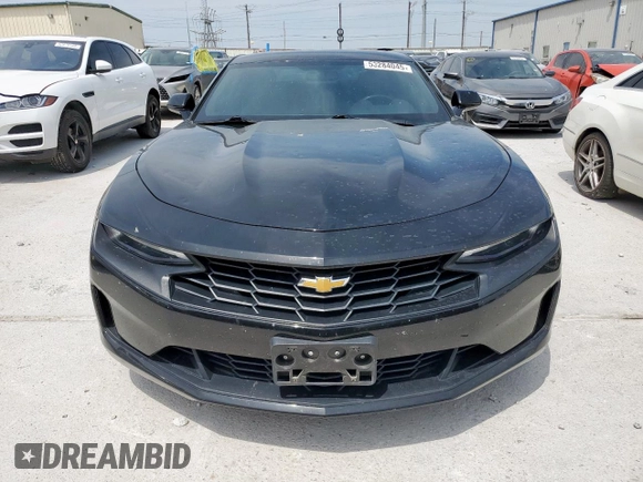 2022 Chevrolet Camaro 1LT z VIN 1G1FB1RX1N0110677, wystawiony jako Copart lot #53284045 z przebiegiem 47 009 mil mil oraz Czysty tytuł • Clean title. Historia ofert i sprzedaży dostępna na DreamBid. Obrazek 5.