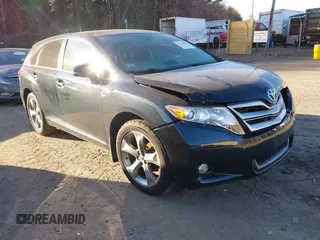 2015 Toyota Venza XLE with VIN 4T3BK3BB0FU117021, listed as a IAAI auction lot 41270090 with 134,034 mi miles. Bid and sale history available at carsss.com. Image 1.