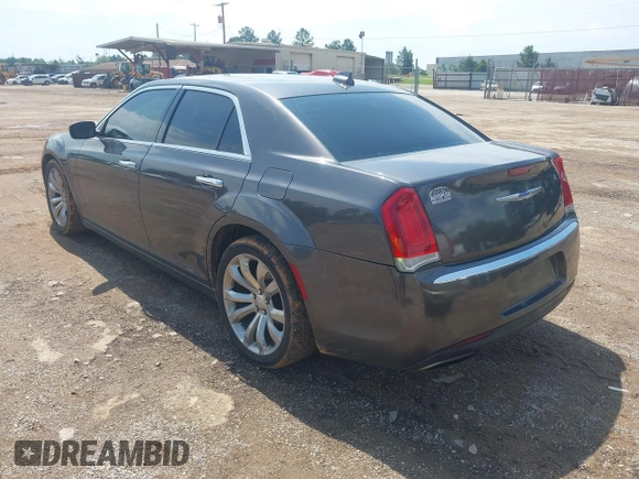 2019 Chrysler 300 Limited z VIN 2C3CCAEG8KH534284, wystawiony jako IAAI lot #42390324 z przebiegiem 99 544 mil mil oraz . Historia ofert i sprzedaży dostępna na DreamBid. Obrazek 3.