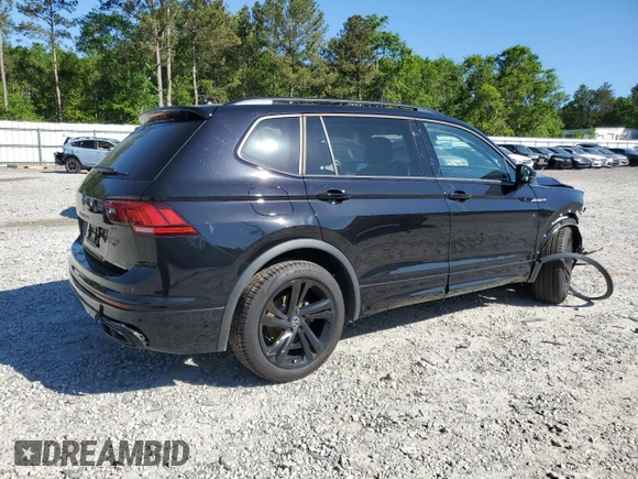 2024 Volkswagen Tiguan SE R-Line Black z VIN 3VVCB7AX9RM194728, wystawiony jako Copart lot #52960585 z przebiegiem 13 705 mil mil oraz Szkoda całkowita • Salvage title. Historia ofert i sprzedaży dostępna na DreamBid. Obrazek 3.
