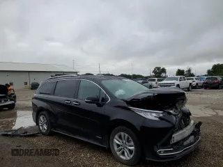 2021 Toyota Sienna Limited with VIN 5TDZRKEC6MS012684, listed as a Copart auction lot 61996195 with 80,609 mi miles and Salvage title. Bid and sale history available at DreamBid. Image 4.