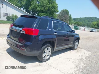 2015 GMC Terrain SLE z VIN 2GKALREK1F6348887, wystawiony jako IAAI lot #42474245 z przebiegiem 101 107 mil mil oraz . Historia ofert i sprzedaży dostępna na DreamBid. Obrazek 4.