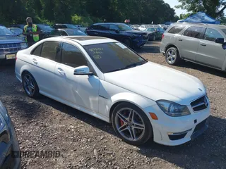 2012 Mercedes-Benz C 63 AMG с VIN WDDGF7HB6CA725179, выставлен на аукционе IAAI как лот 42790314 с пробегом 90 699 миль миль и . История ставок и продаж доступна на DreamBid. Изображение 1.