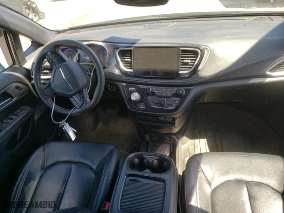 2021 Chrysler Pacifica Touring L with VIN 2C4RC1BGXMR591268, listed as a Copart auction lot 49844045 with 51,897 mi miles and Salvage Title. Bid and sale history available at carsss.com. Image 8.