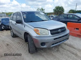 2005 Toyota RAV4 with VIN JTEGD20V750049595, listed as a IAAI auction lot 41944071 with 173,236 mi miles. Bid and sale history available at carsss.com. Image 1.