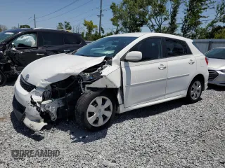 2010 Toyota Matrix z VIN 2T1KU4EE8AC301065, wystawiony jako Copart lot #57299545 z przebiegiem 100 311 mil mil oraz Szkoda całkowita • Salvage title. Historia ofert i sprzedaży dostępna na DreamBid. Obrazek 1.