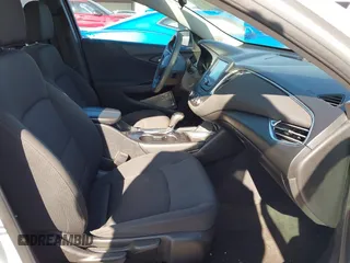 2018 Chevrolet Malibu LT z VIN 1G1ZD5ST6JF226101, wystawiony jako IAAI lot #42455355 z przebiegiem 119 081 mil mil oraz . Historia ofert i sprzedaży dostępna na DreamBid. Obrazek 5.
