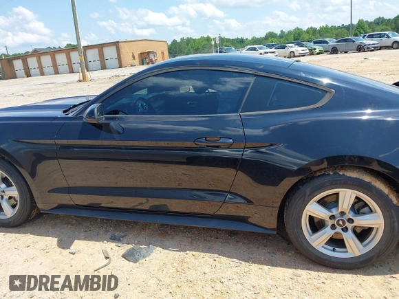 2017 Ford Mustang V6 z VIN 1FA6P8AM6H5342594, wystawiony jako IAAI lot #42479187 z przebiegiem 103 861 mil mil oraz . Historia ofert i sprzedaży dostępna na DreamBid. Obrazek 14.