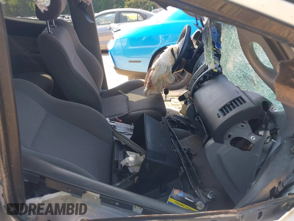 2007 Toyota Tacoma with VIN 3TMLU42N67M011352, listed as a IAAI auction lot 42572613 with Not provided miles and . Bid and sale history available at DreamBid. Image 5.