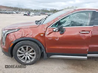 2019 Cadillac XT4 AWD Premium Luxury with VIN 1GYFZDR45KF183306, listed as a IAAI auction lot 42136598 with 44,657 mi miles and . Bid and sale history available at carsss.com. Image 17.