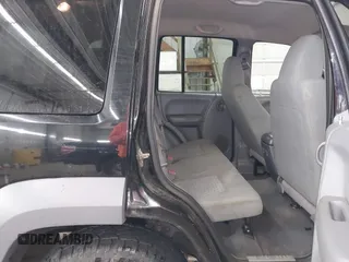 2005 Jeep Liberty Sport with VIN 1J4GL48K75W508905, listed as a IAAI auction lot 41933919 with 203,514 mi miles. Bid and sale history available at carsss.com. Image 8.