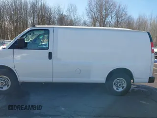 2022 GMC Savana Cargo Van with VIN 1GTW7AFP0N1140082, listed as a IAAI auction lot 41532664 with 51,991 mi miles. Bid and sale history available at carsss.com. Image 14.