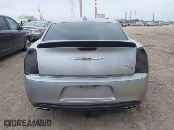 2016 Chrysler 300 S z VIN 2C3CCAGG7GH152395, wystawiony jako IAAI lot #42067089 z przebiegiem 127 300 mil mil oraz . Historia ofert i sprzedaży dostępna na DreamBid. Obrazek 16.
