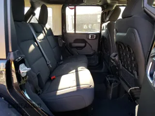 2021 Jeep Wrangler Unlimited Rubicon with VIN 1C4HJXFGXMW580776, listed as a Copart auction lot 46478105 with 56,120 mi miles and Salvage Title. Bid and sale history available at DreamBid. Image 12.